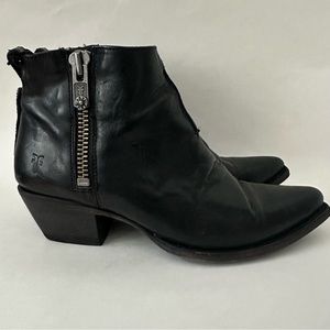 FRYE leather Sacha Chelsea booties black zip cowboy boots 8.5 Cuban heel